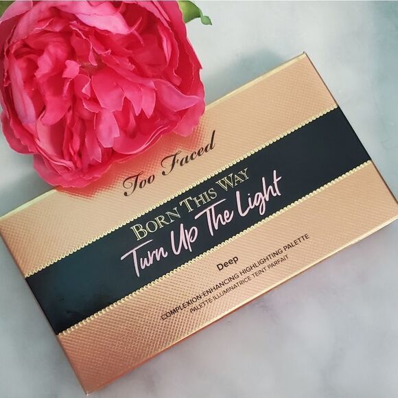 Too Faced Born This Way Highlighting Palette - Picture 9 of 14